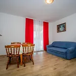 Διαμέρισμα Hilde Red-8 By Interhome *