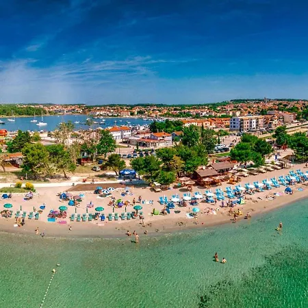 Hilde Red-8 By Interhome