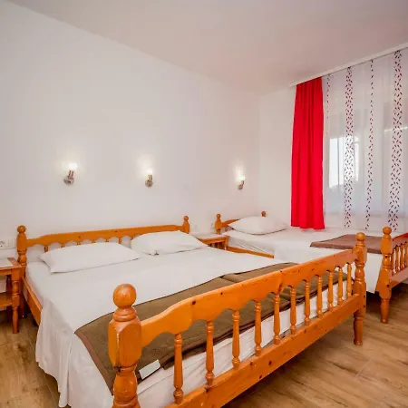 Hilde Red-8 By Interhome *