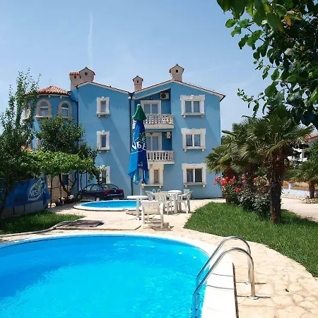 Hilde Red-8 By Interhome * Medulin