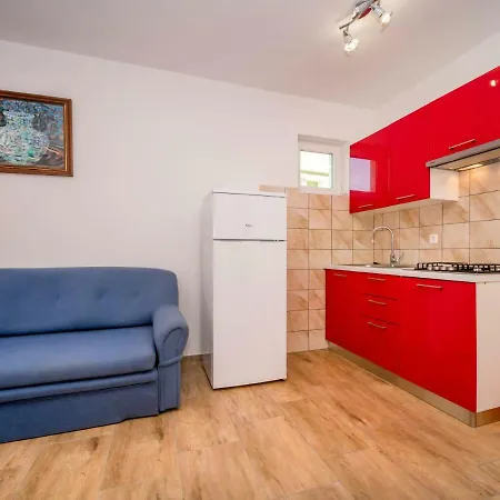 Hilde Red-8 By Interhome *