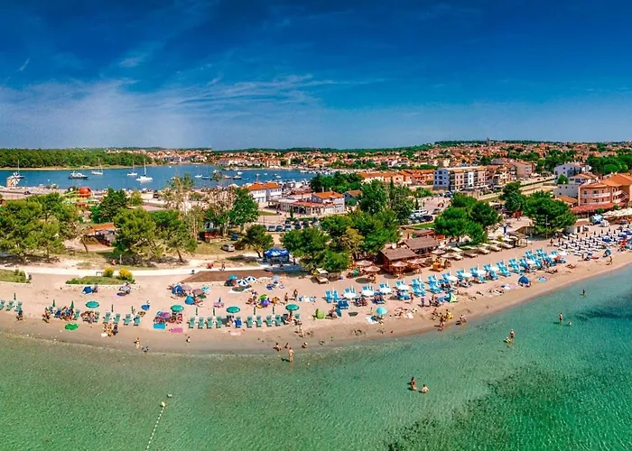 Hilde Red-8 By Interhome