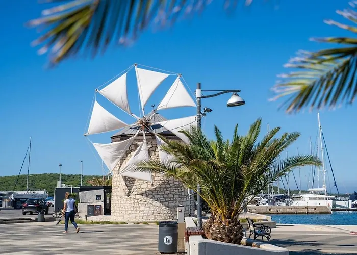 Hilde Red-8 By Interhome *