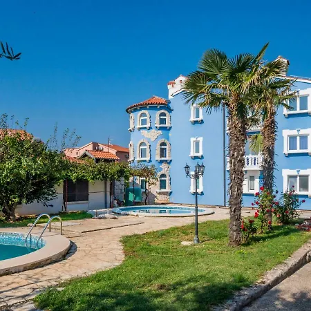 Hilde Red-8 By Interhome Apartmán *